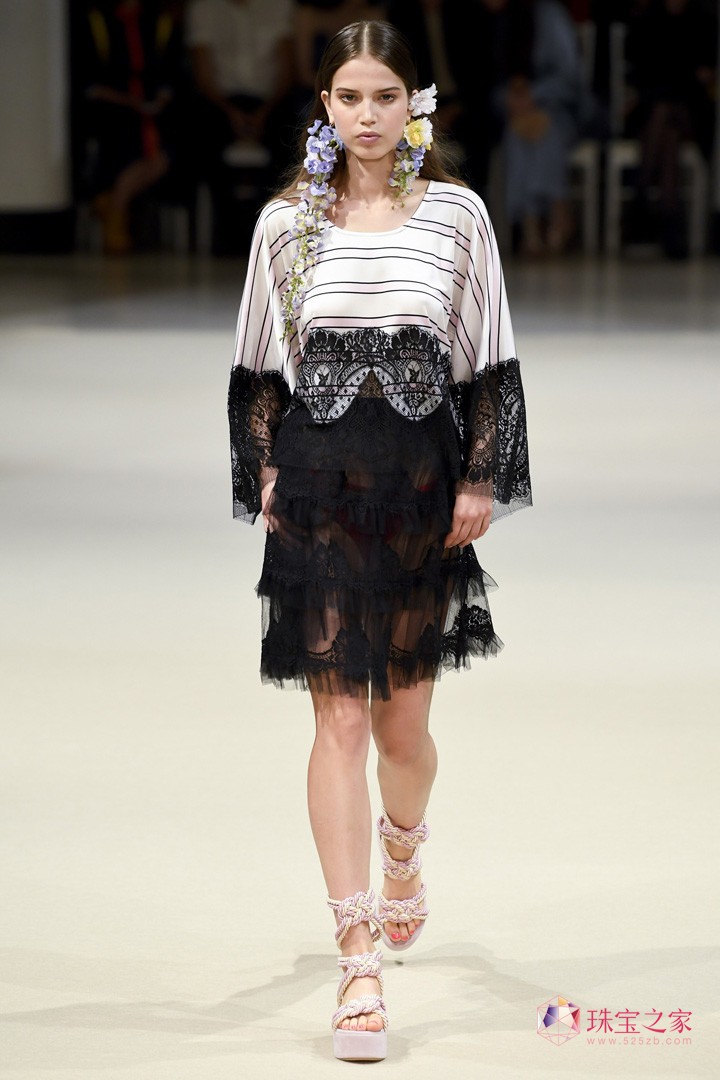 ֮߶ƷAlexis Mabille 2018ĕrb