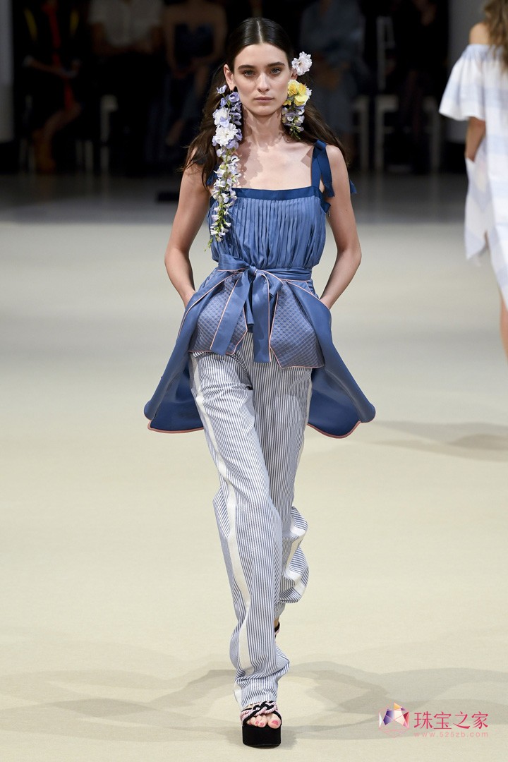 ֮߶ƷAlexis Mabille 2018ĕrb