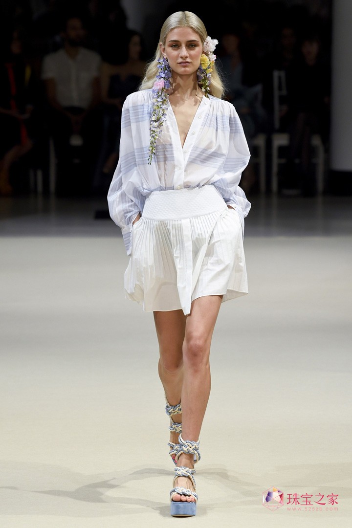 ֮߶ƷAlexis Mabille 2018ĕrb