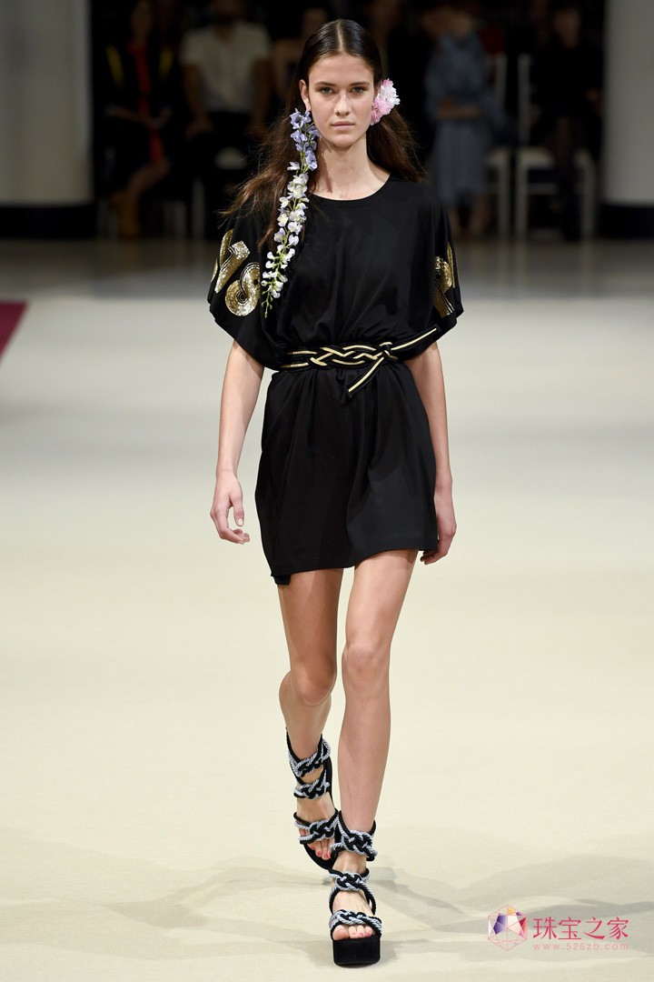 ֮߶ƷAlexis Mabille 2018ĕrb